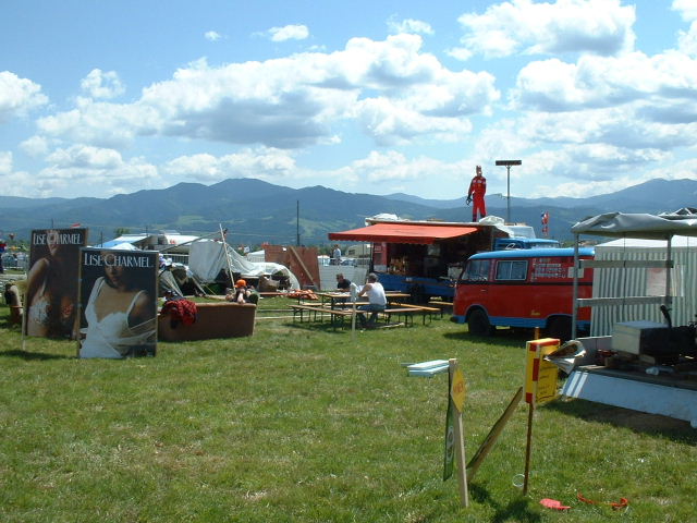 ZELTW2003_0516_122049AA
