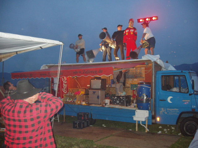 ZELTW2003_0518_072441AA